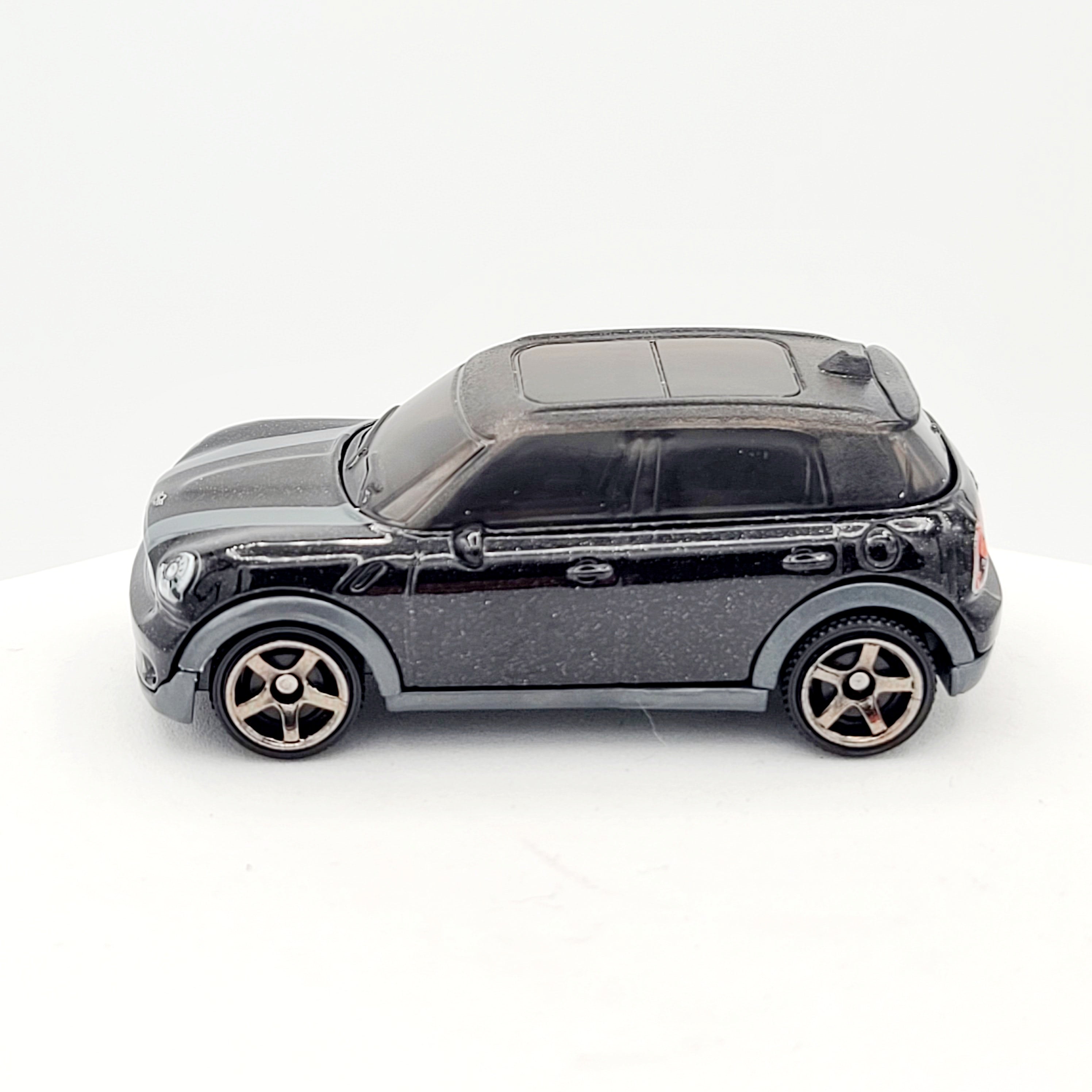 Matchbox '11 MINI Cooper Countyman (2023 MBX 5 Pack Exclusive - Wagons II)